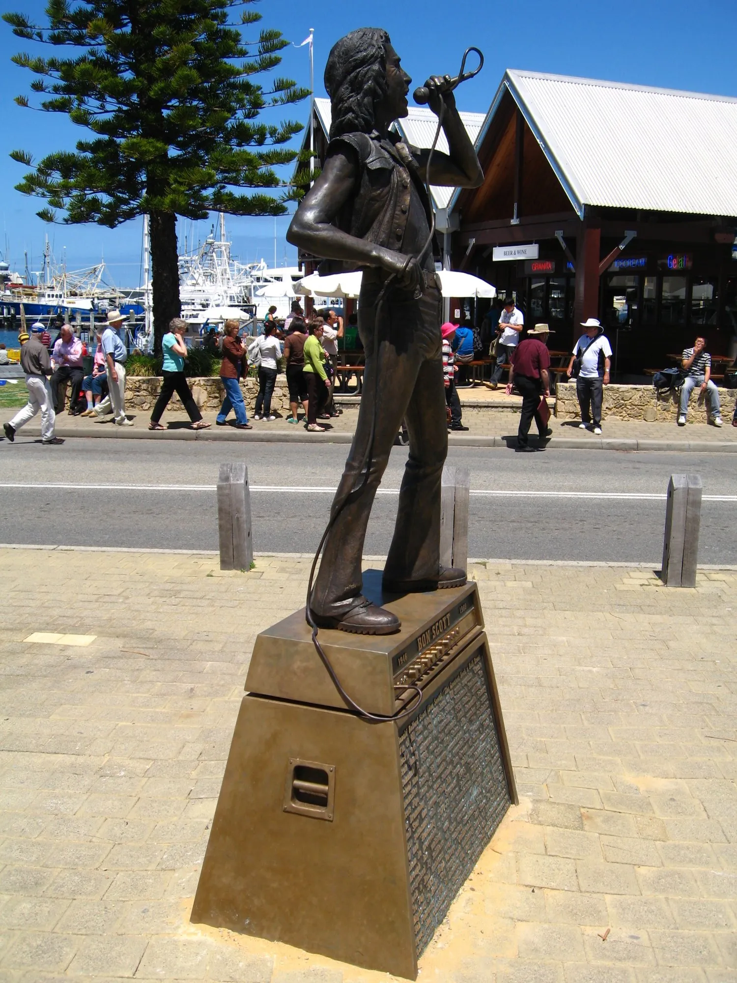 Pomnik Bona Scotta we Fremantle